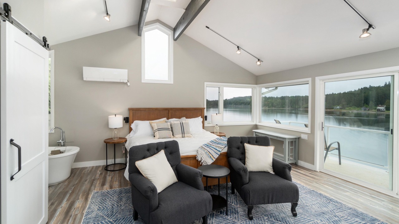 Photo of Bedroom in Longbranch