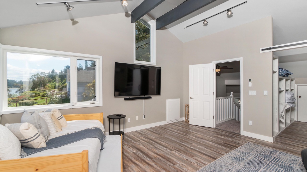 Photo of Bedroom in Longbranch