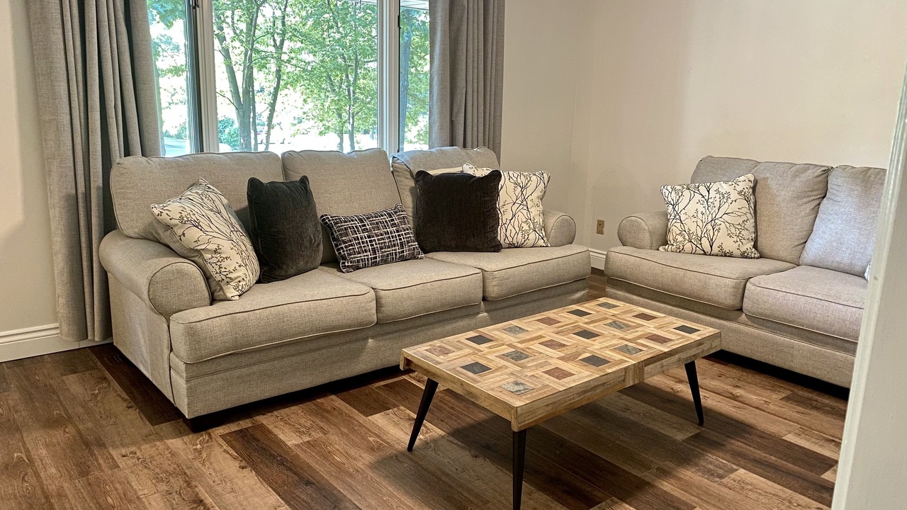 Photo of Livingroom in Grand Bend