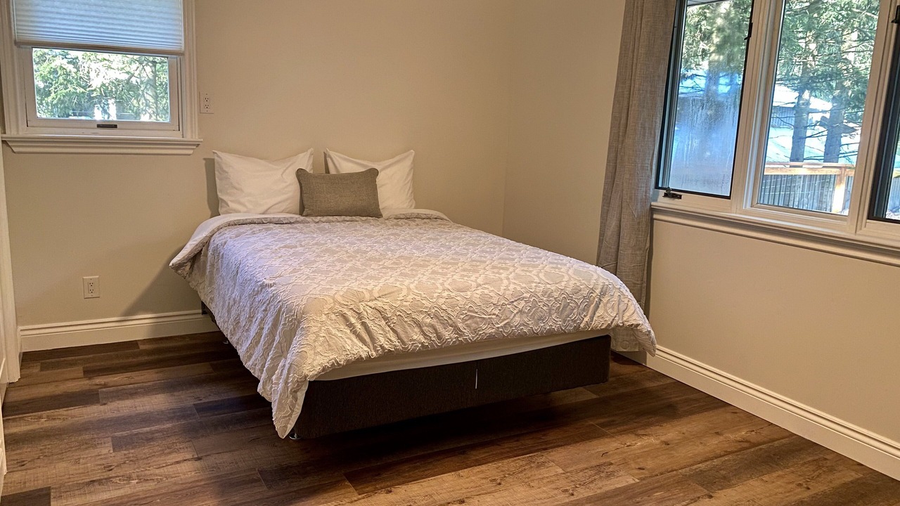 Photo of Bedroom in Grand Bend