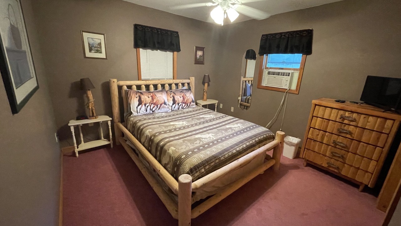 Photo of Bedroom in North Creek