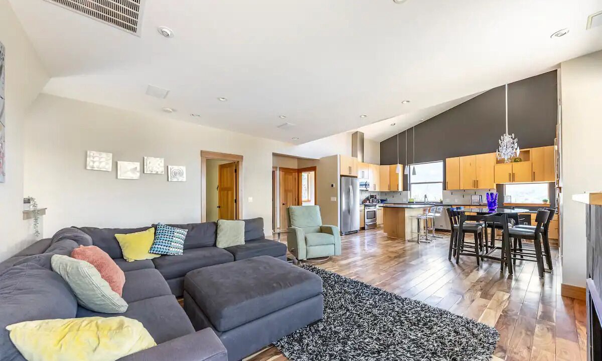 Photo of Livingroom in Mt. Hood - Columbia River Gorge