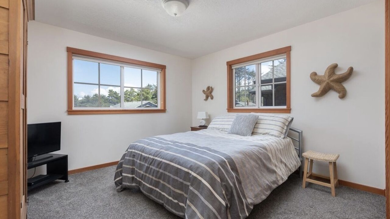 Photo of Bedroom in Neskowin