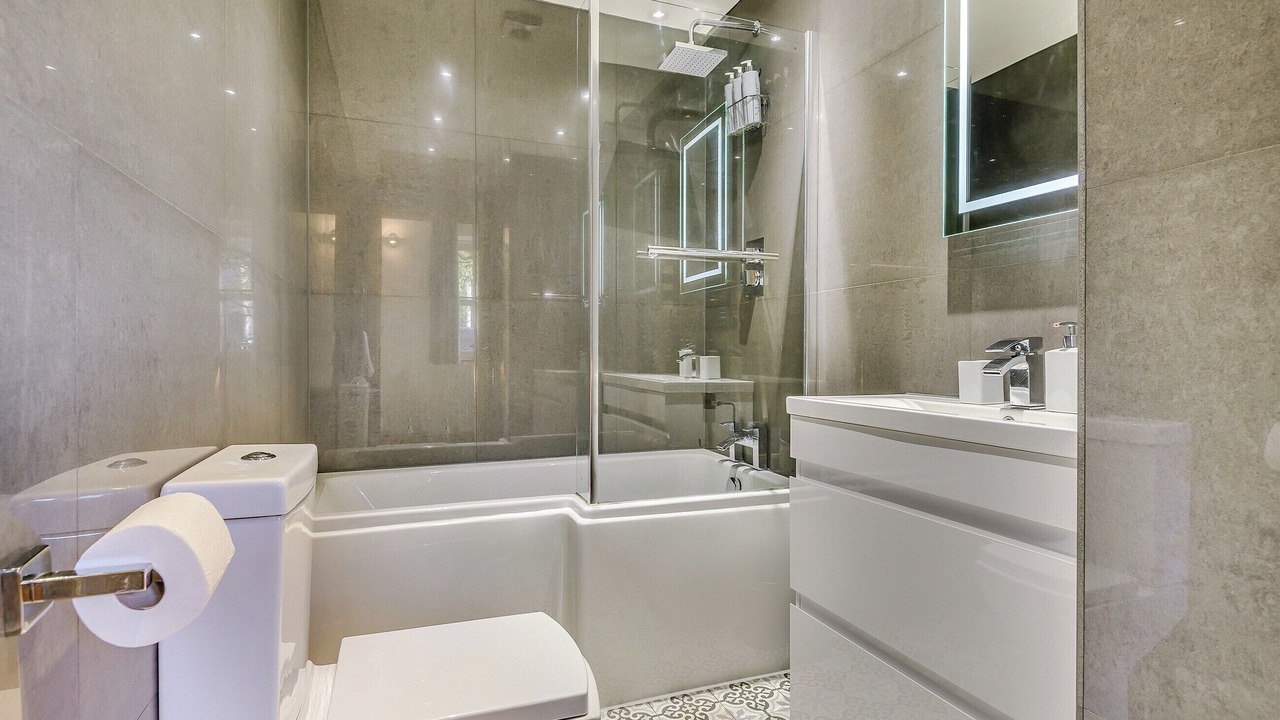 Photo of Bathroom in Compton Martin