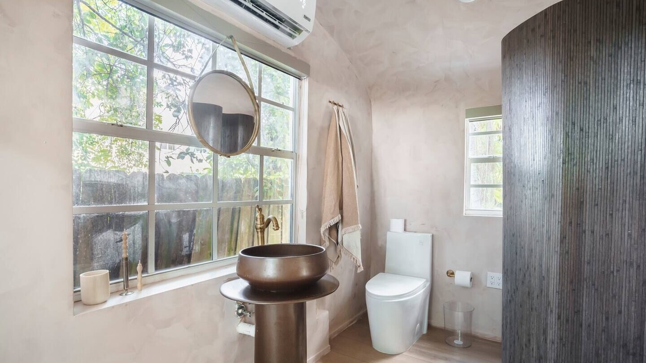 Photo of Bathroom in Croissant Park