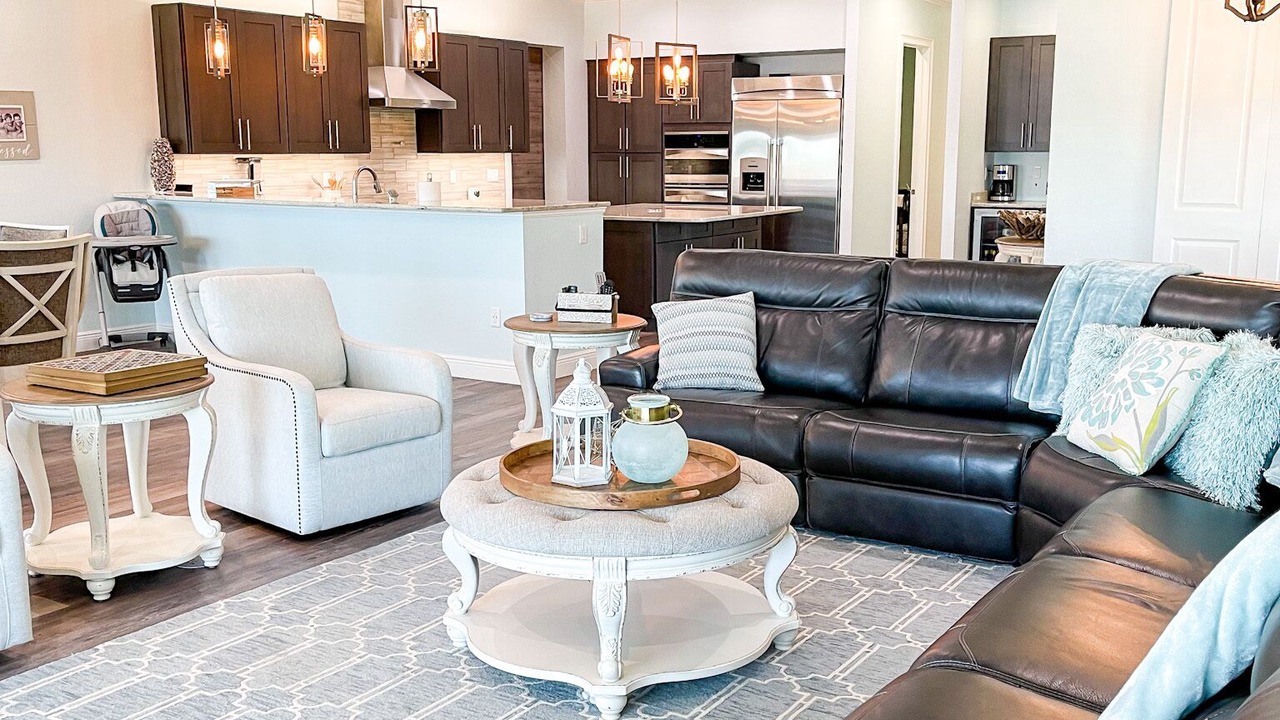 Photo of Livingroom in Crooked Lake