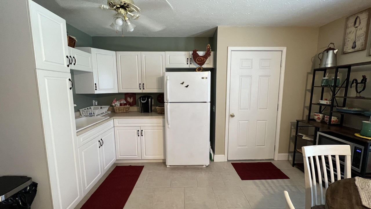 Photo of Kitchen in Red Boiling Springs