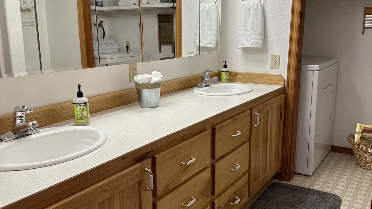 Photo of Bathroom in Curlew