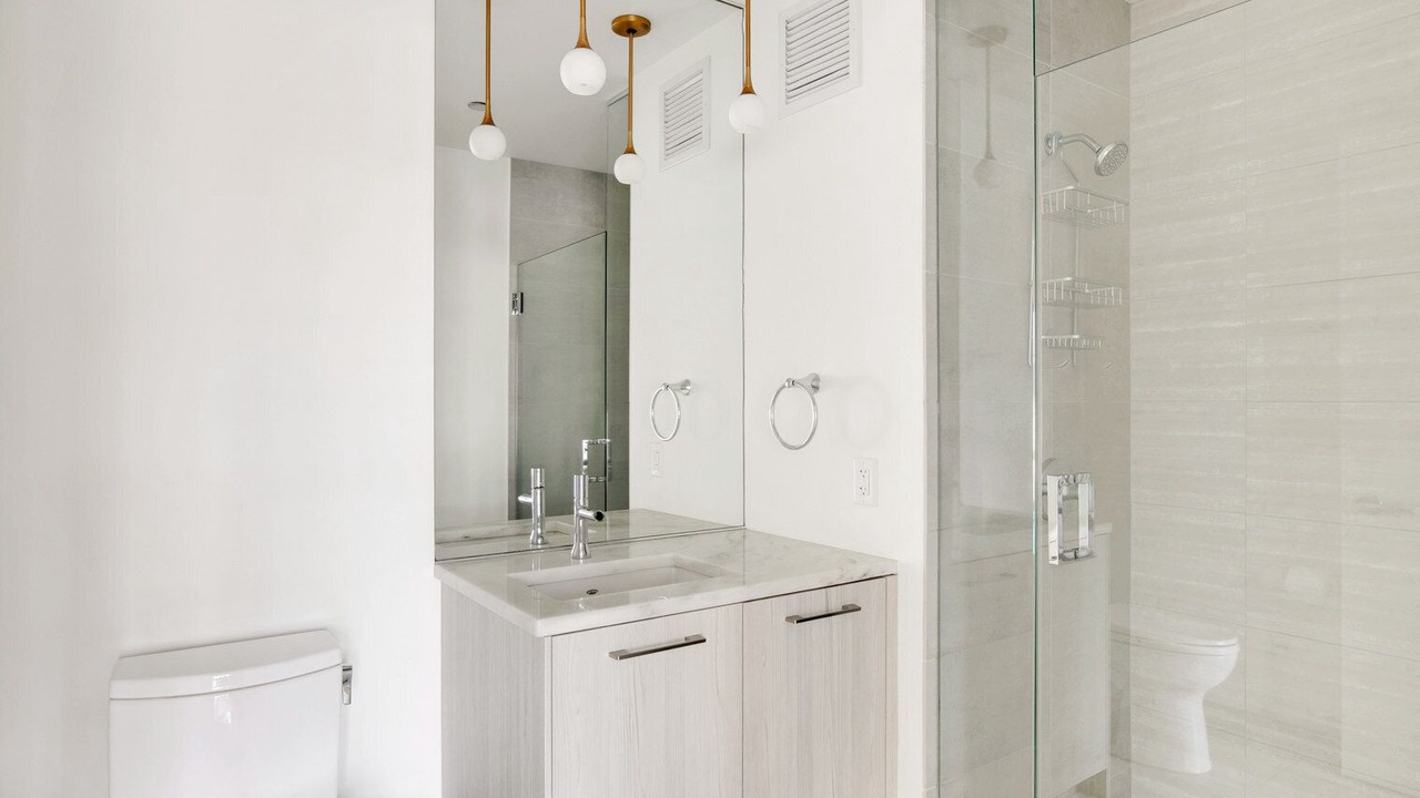 Photo of Bathroom in West Loop Gate