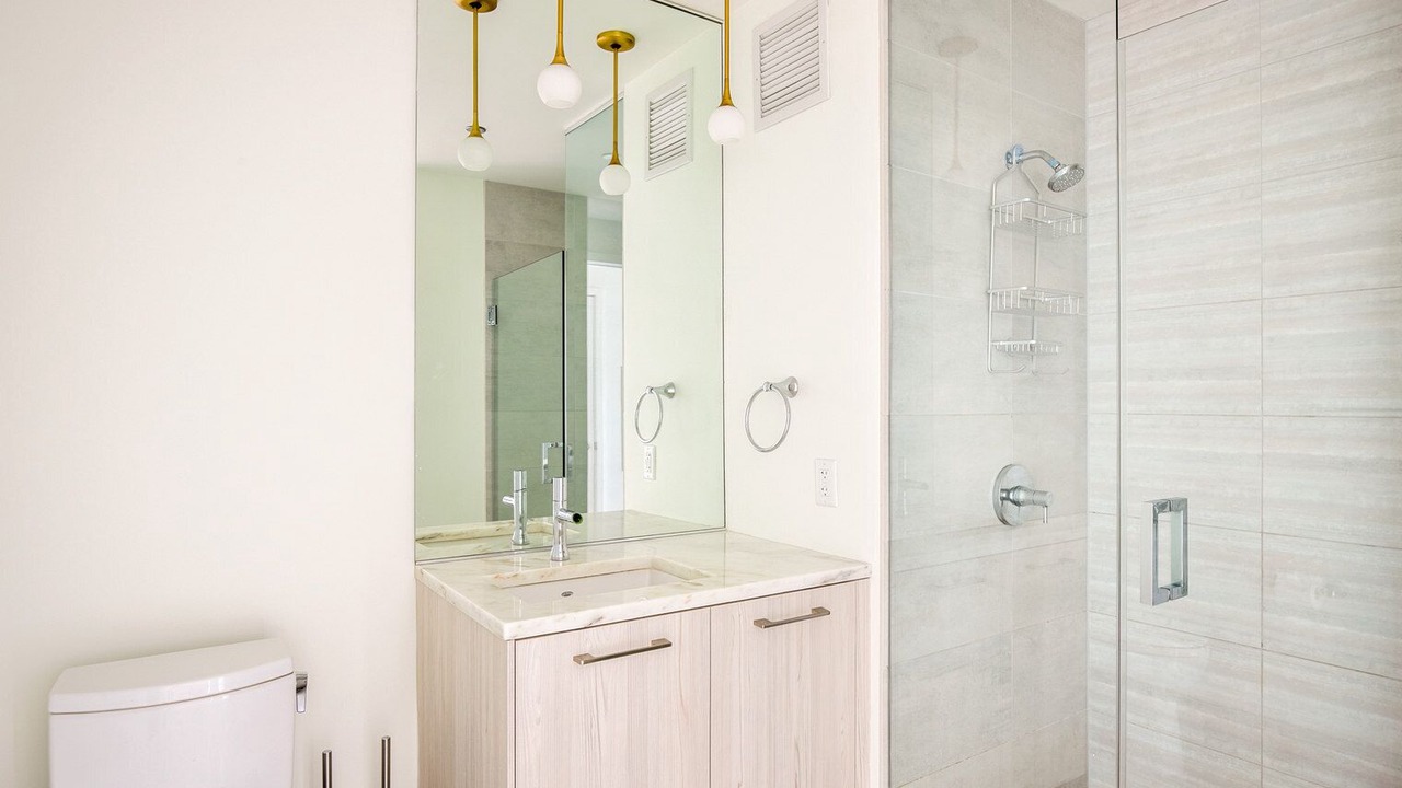 Photo of Bathroom in West Loop Gate