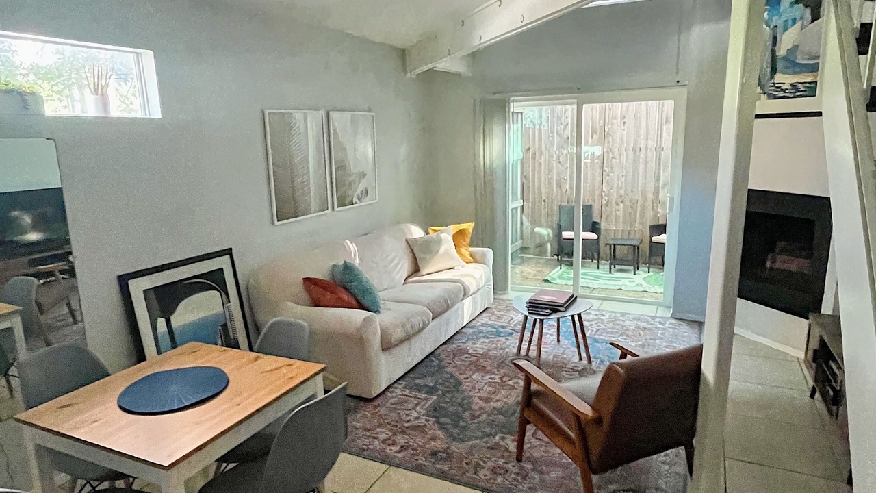 Photo of Livingroom in Turtle Creek