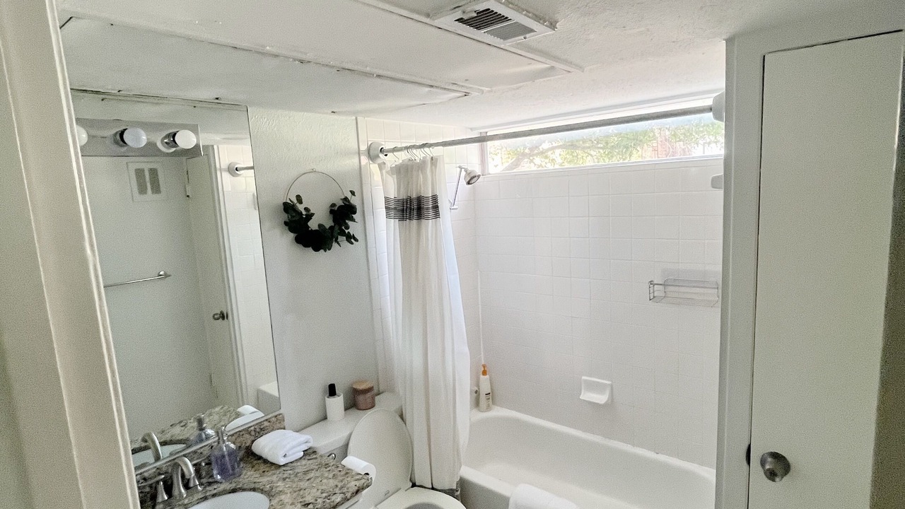 Photo of Bathroom in Turtle Creek