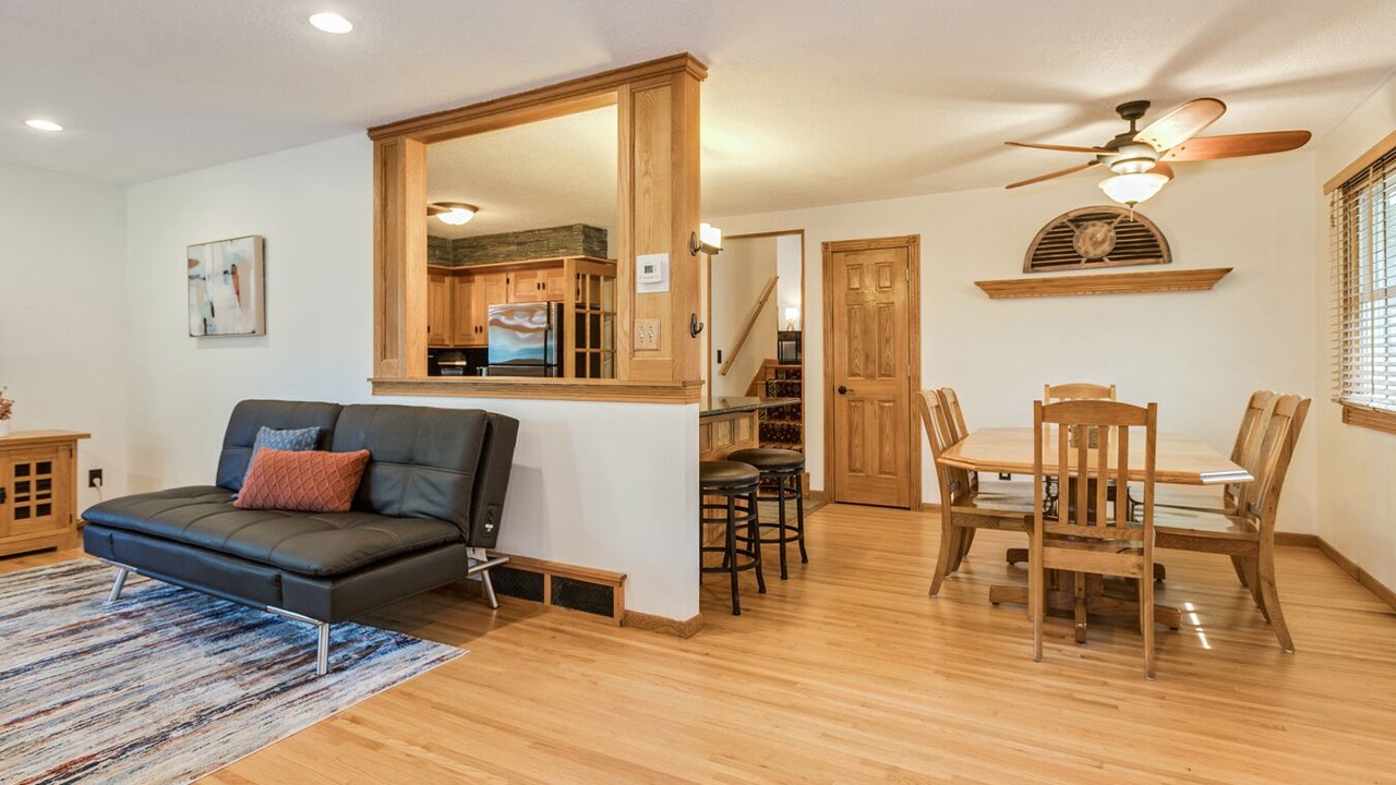 Photo of Livingroom in St. Anthony