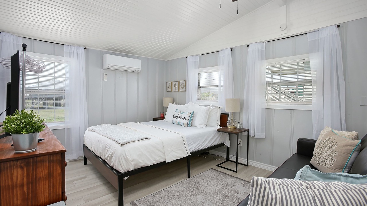 Photo of Bedroom in Surfside Beach