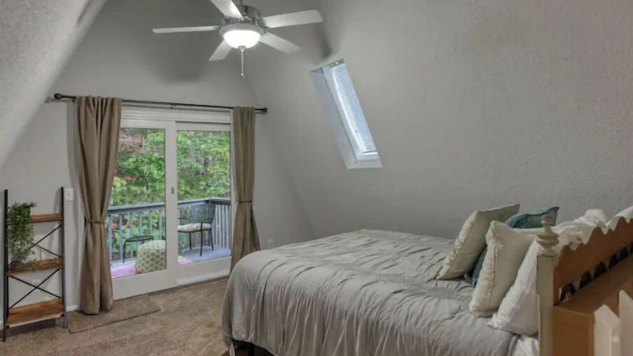 Photo of Bedroom in Andersonville