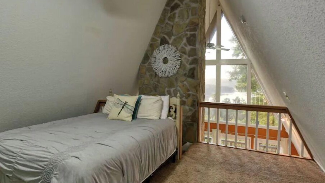Photo of Bedroom in Andersonville