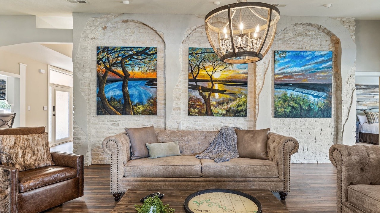 Photo of Livingroom in Lakeway
