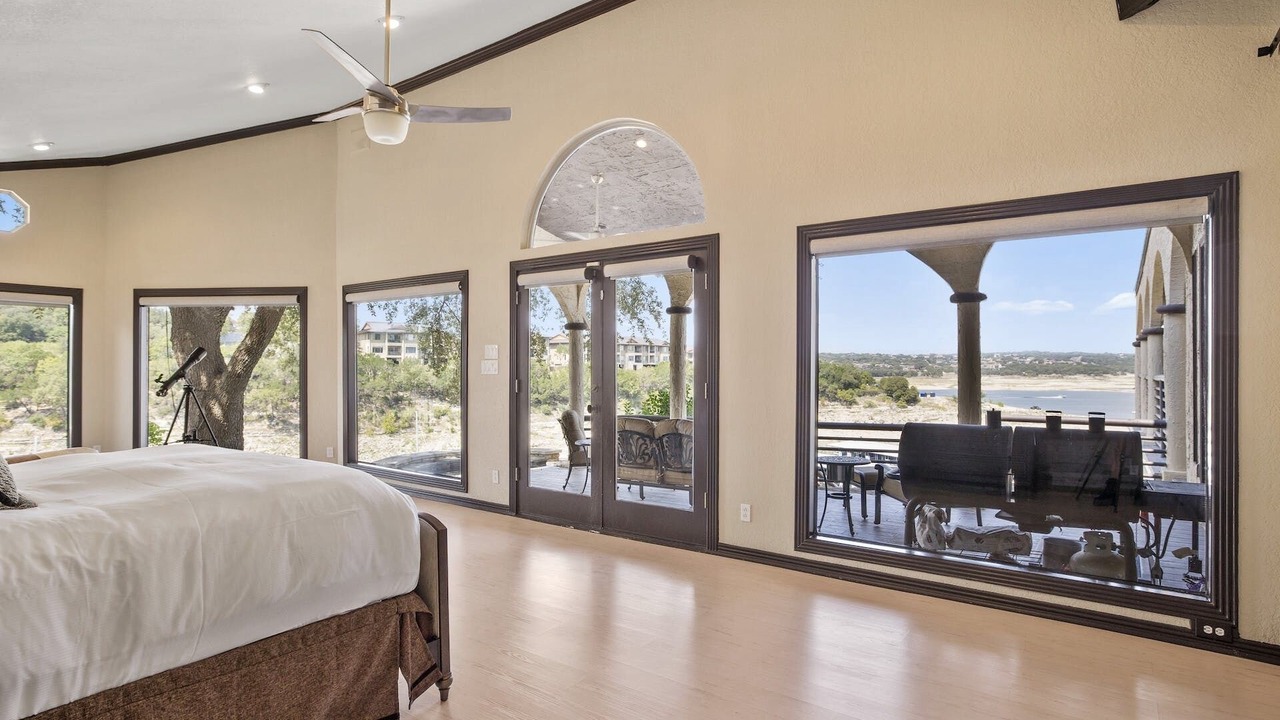 Photo of Bedroom in Lakeway