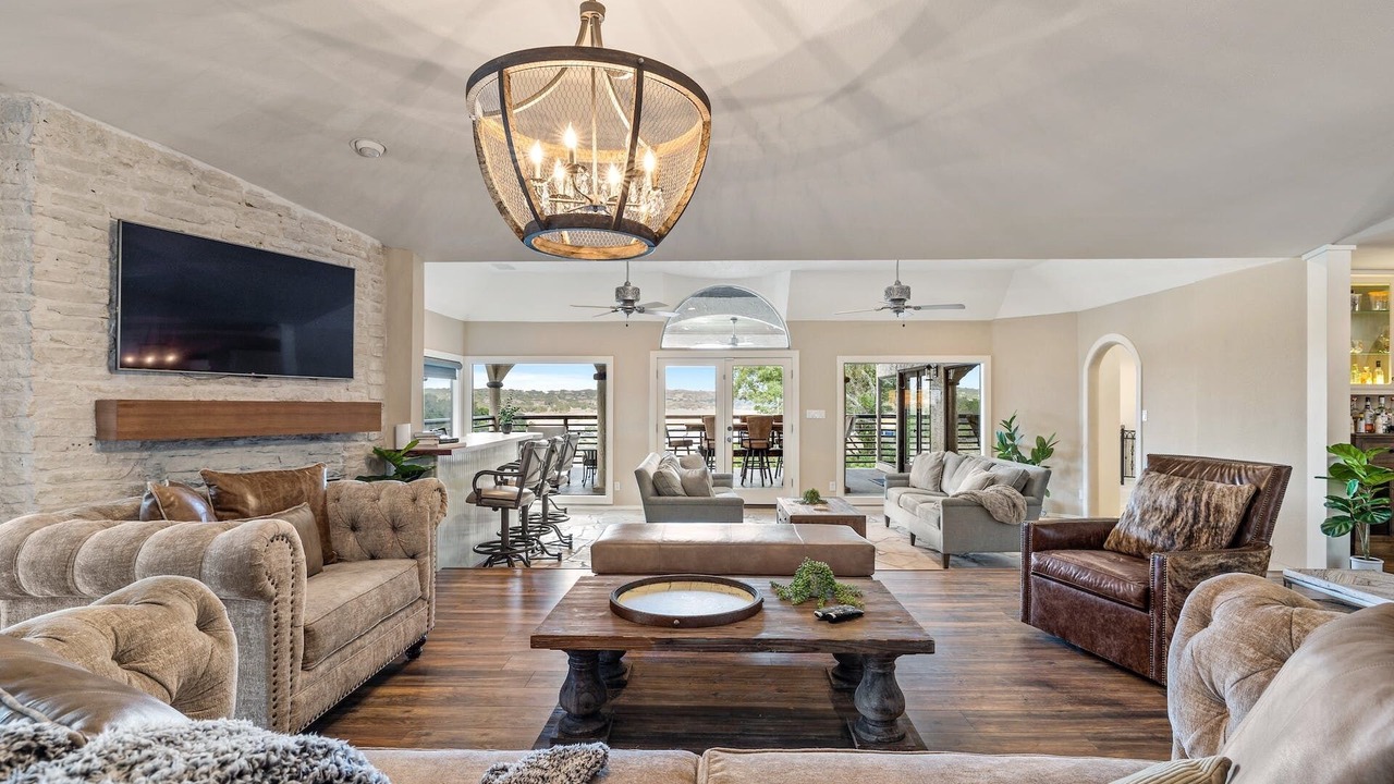 Photo of Livingroom in Lakeway