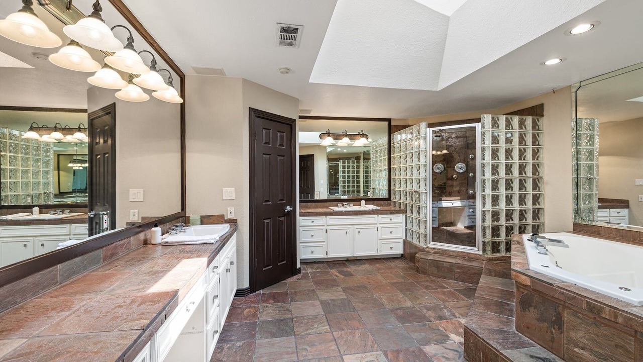 Photo of Bathroom in Lakeway