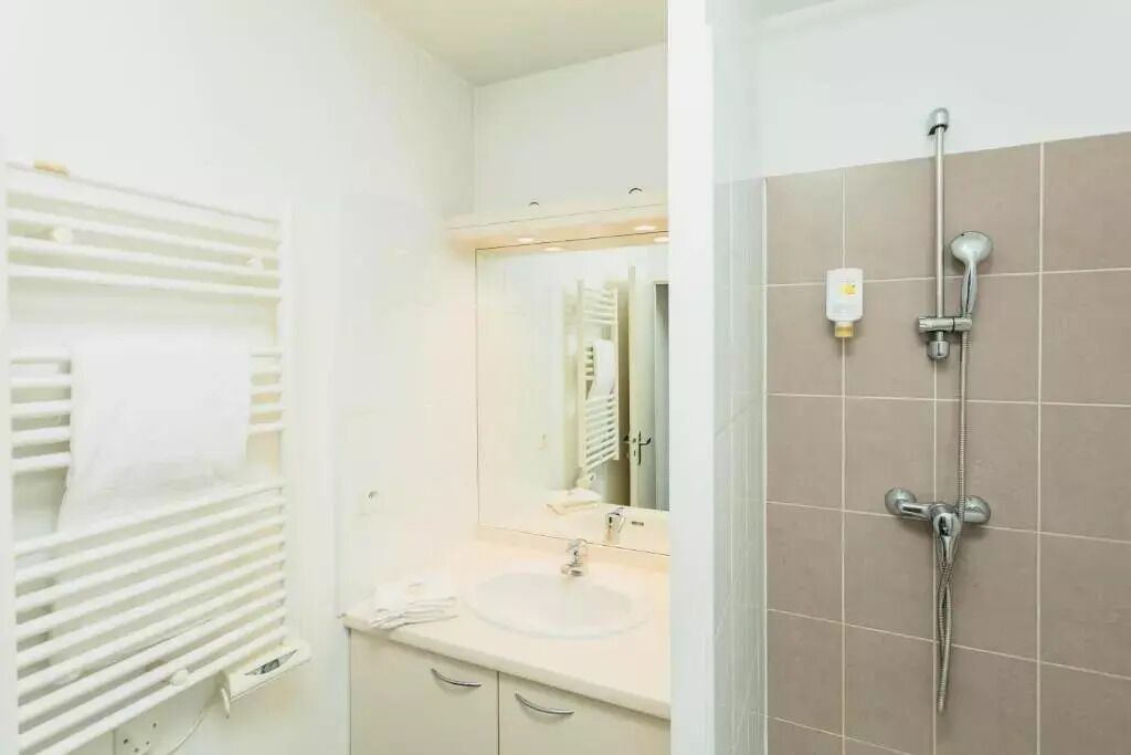 Photo of Bathroom in Clemenceau