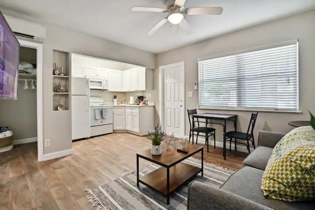 Photo of Livingroom in Palm Beach Shores