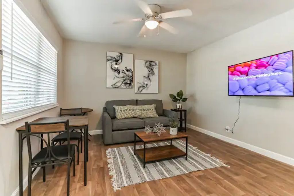 Photo of Livingroom in Palm Beach Shores