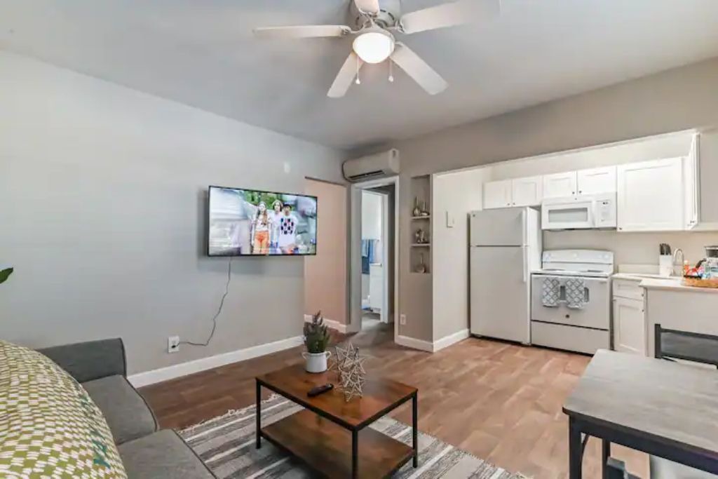Photo of Livingroom in Palm Beach Shores