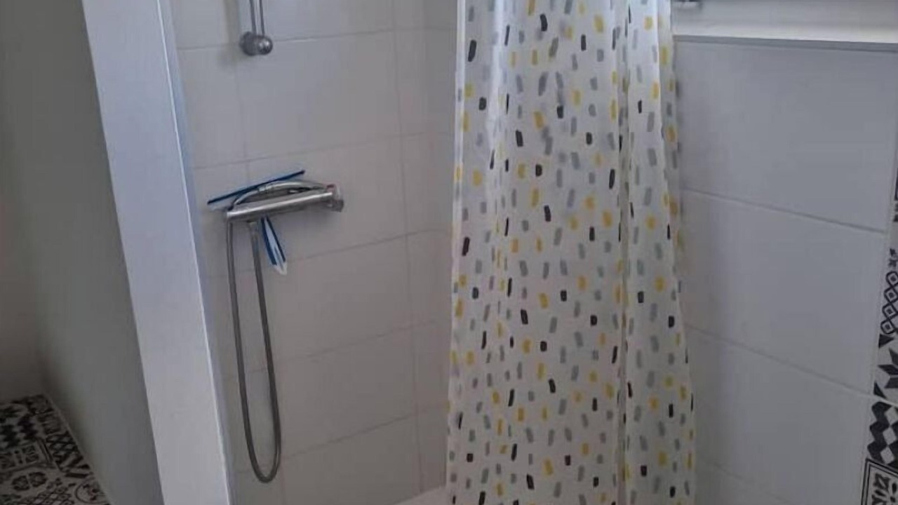 Photo of Bathroom in Veigne