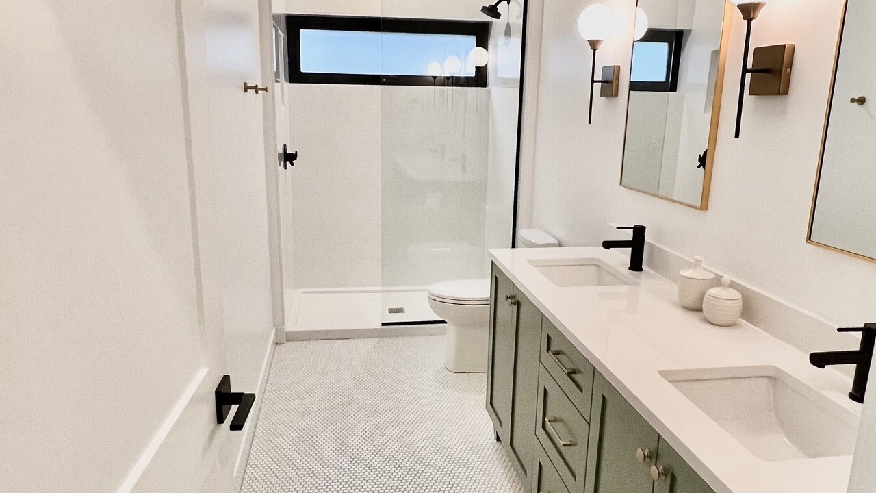 Photo of Bathroom in Victoria Beach