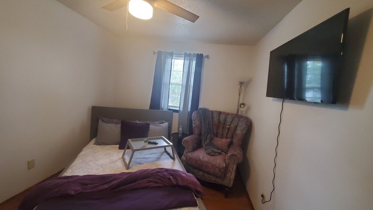 Photo of Bedroom in Destrehan
