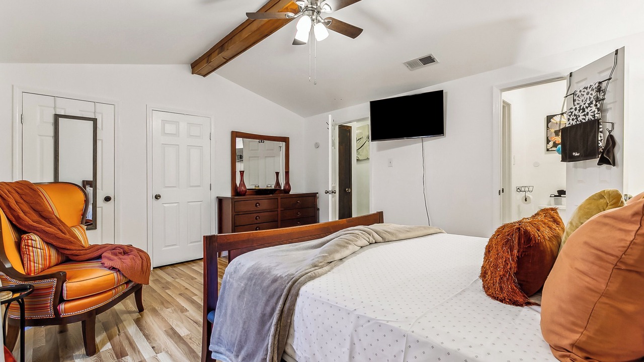 Photo of Bedroom in Destrehan