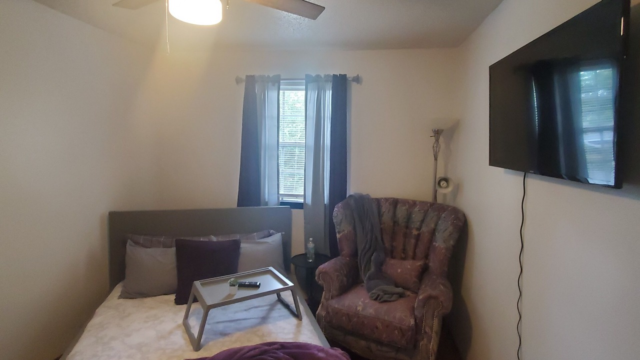 Photo of Bedroom in Destrehan