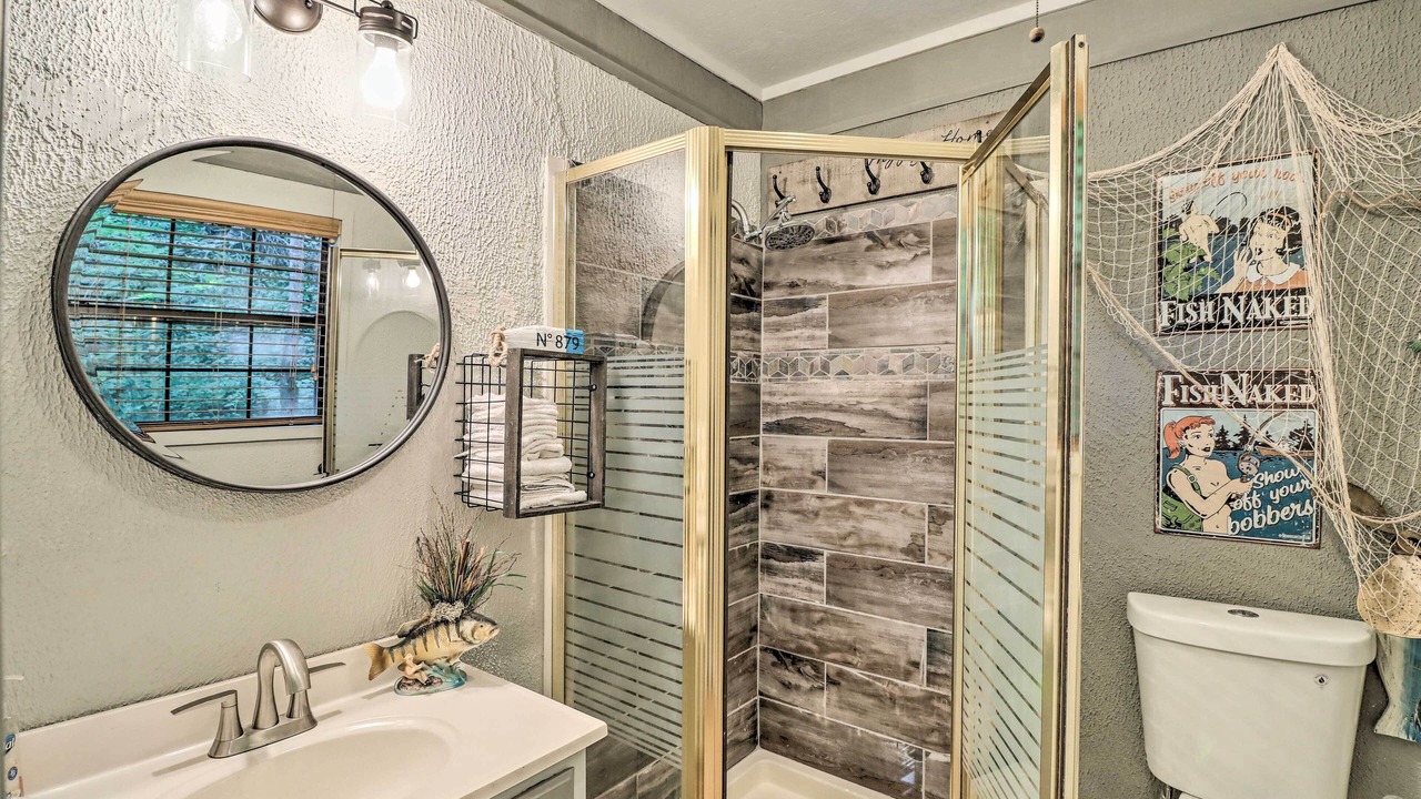 Photo of Bathroom in Higden