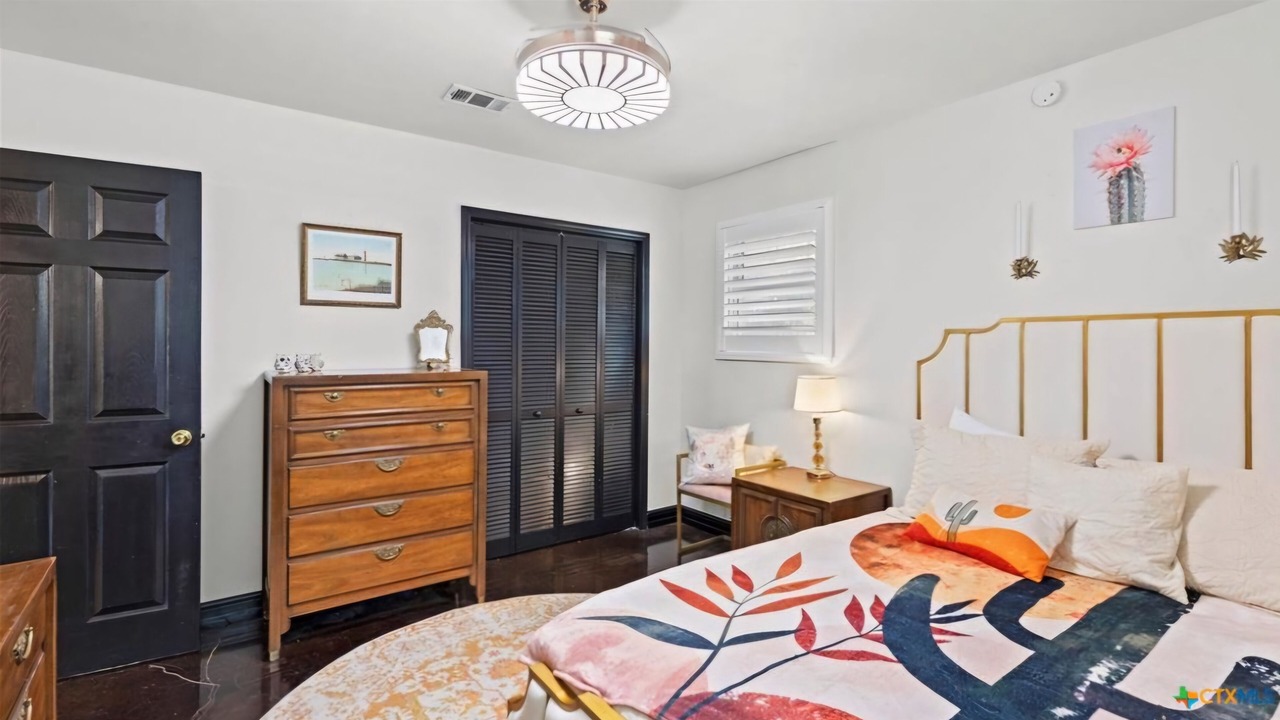 Photo of Bedroom in McQueeney
