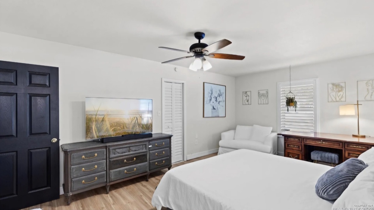 Photo of Bedroom in McQueeney