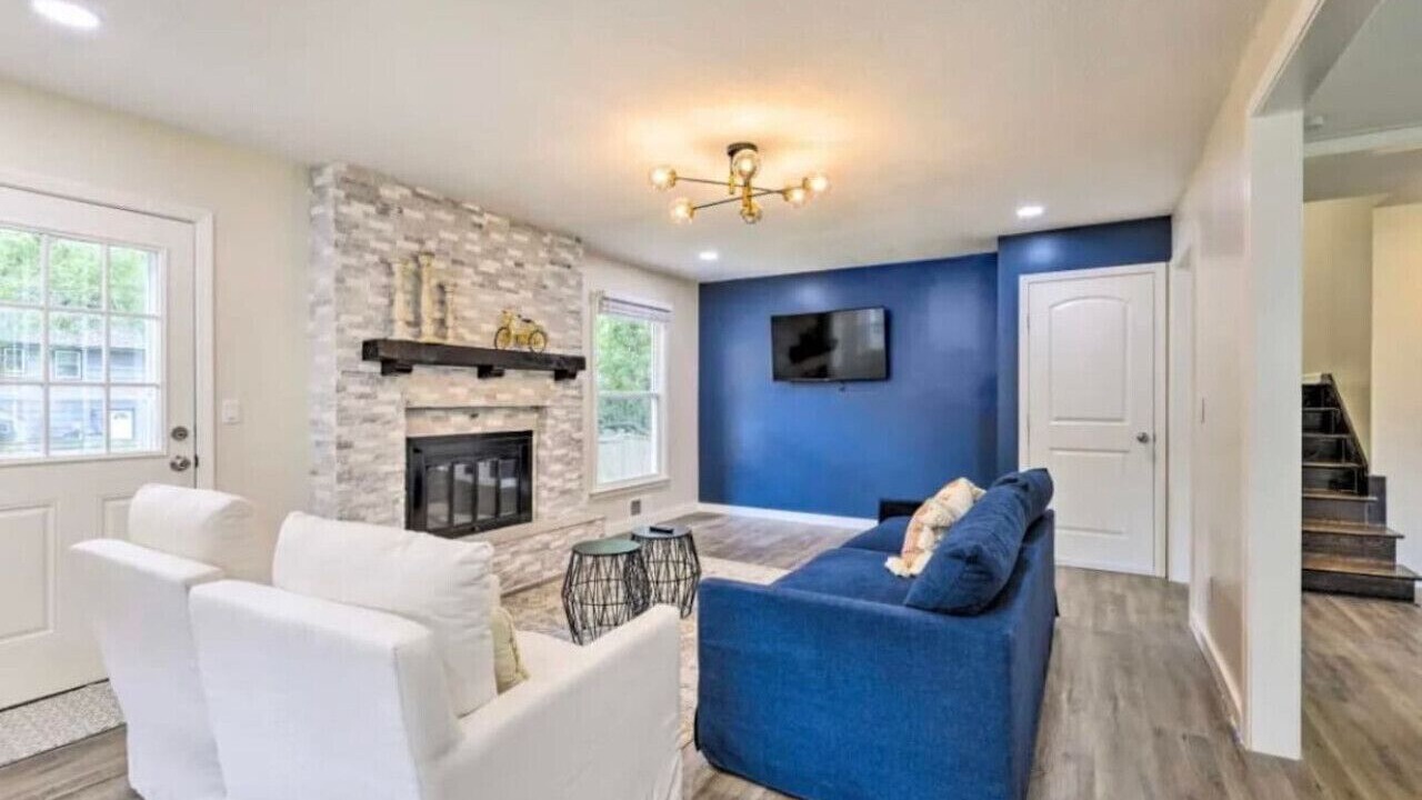 Photo of Livingroom in Nall Hills