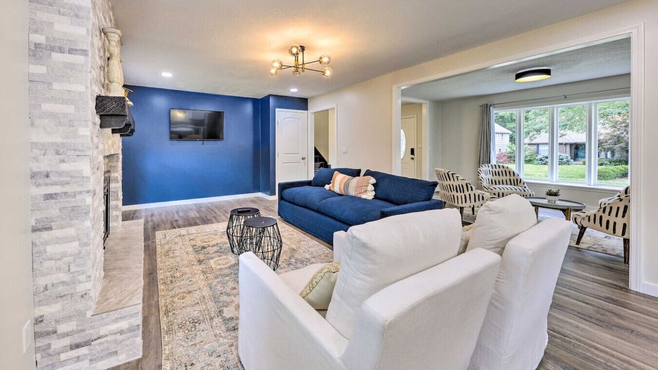 Photo of Livingroom in Nall Hills