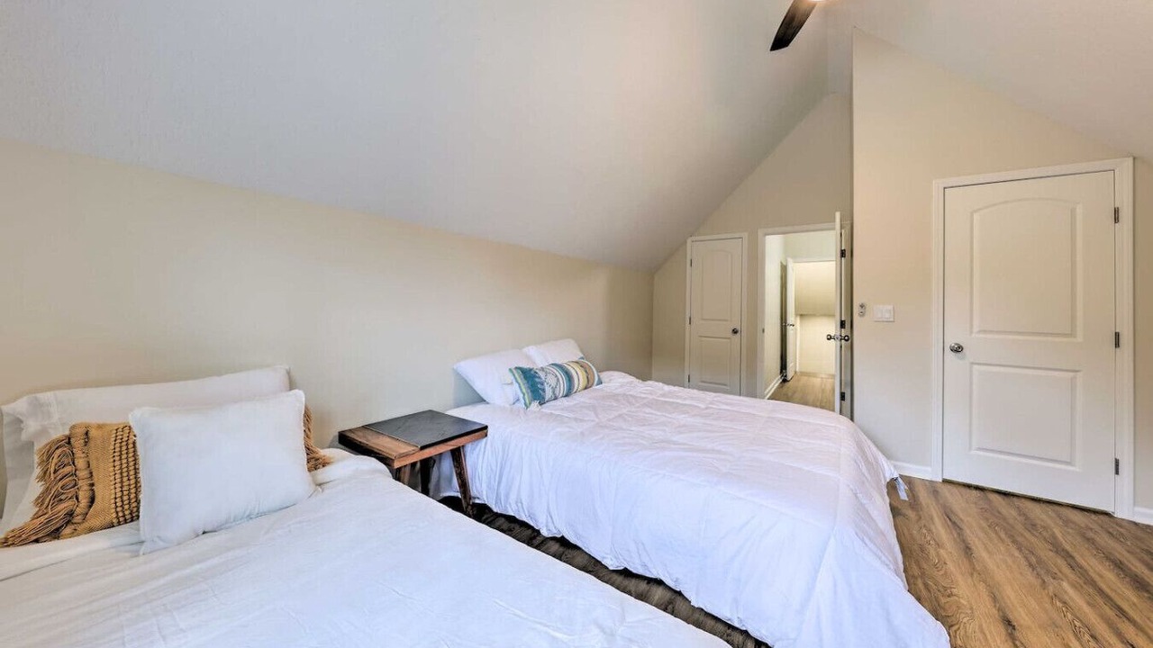 Photo of Bedroom in Nall Hills