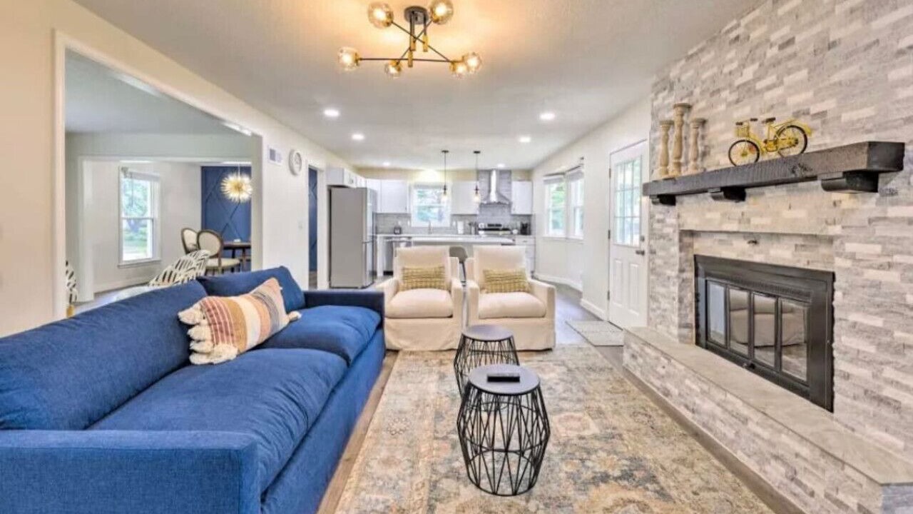 Photo of Livingroom in Nall Hills