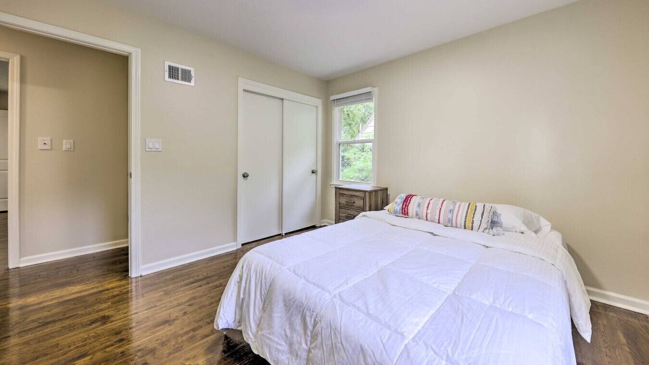 Photo of Bedroom in Nall Hills