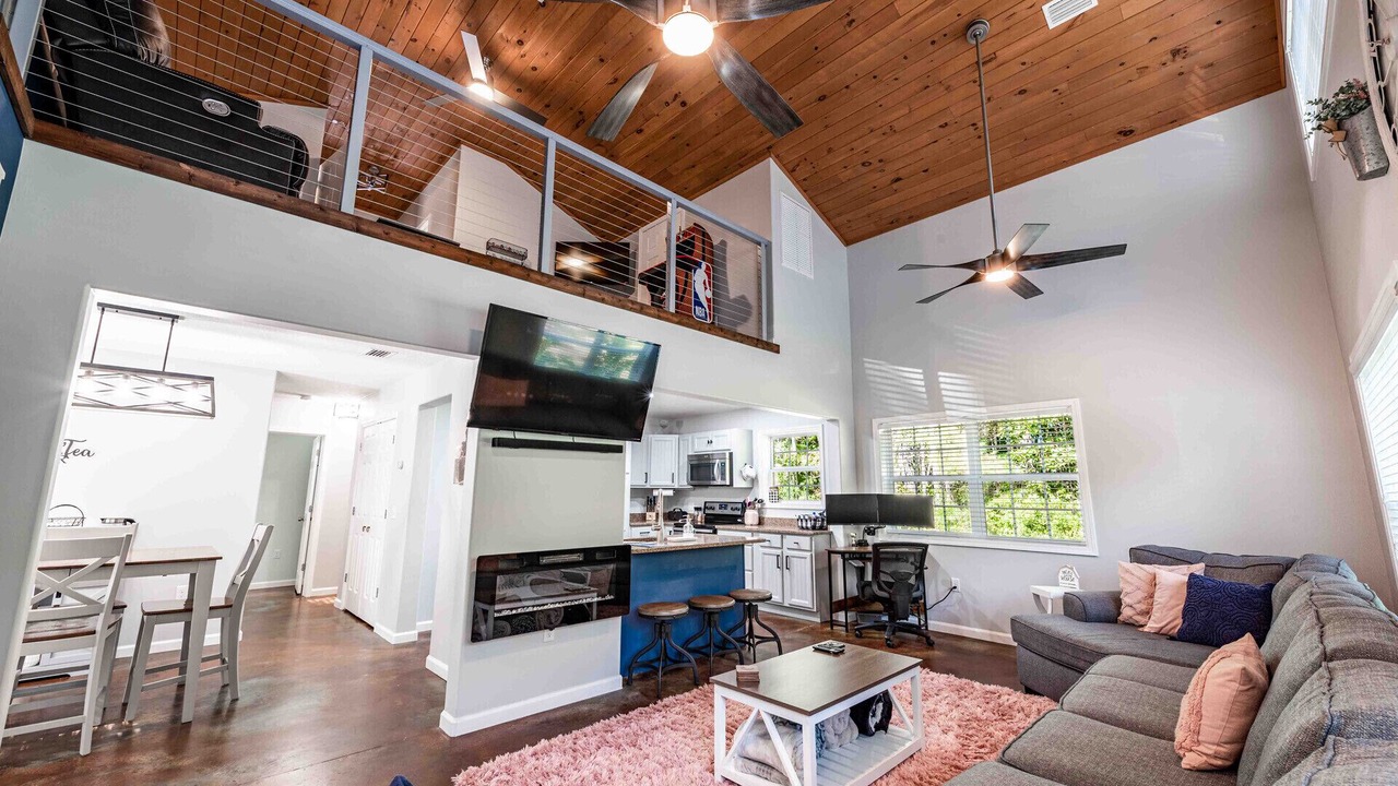 Photo of Livingroom in Townsend