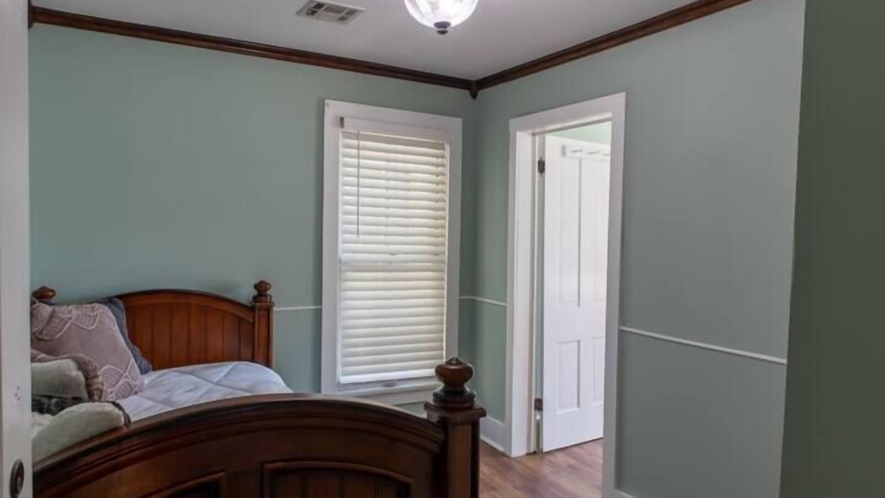 Photo of Bedroom in Eureka Springs Historic District