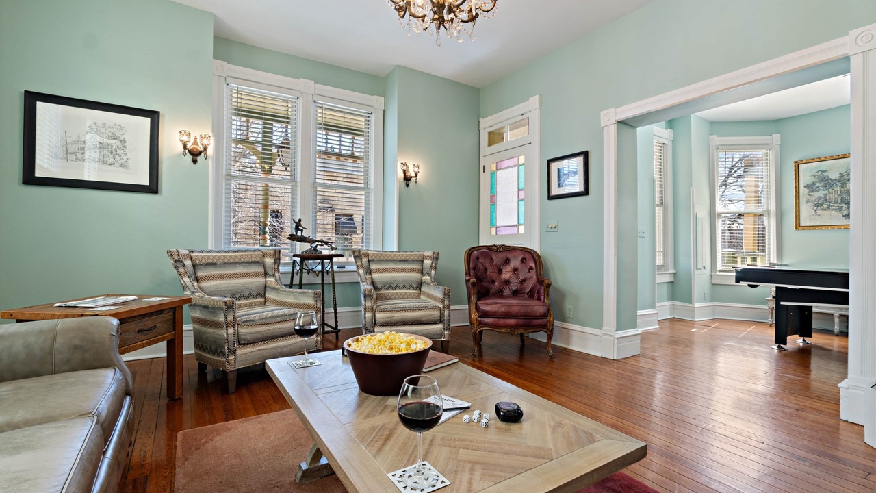 Photo of Livingroom in Eureka Springs Historic District