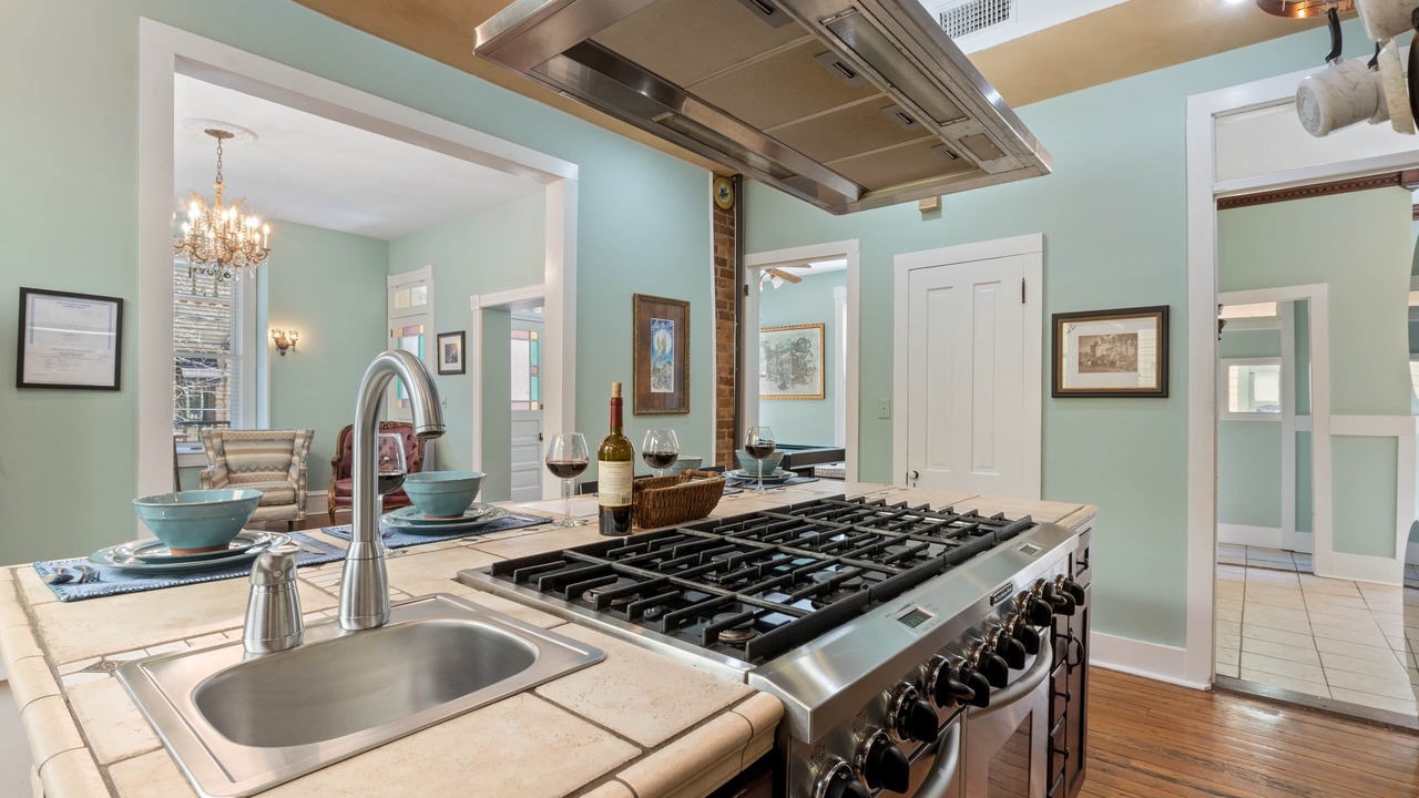 Photo of Kitchen in Eureka Springs Historic District