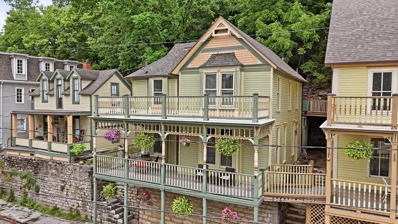 Photo of Others in Eureka Springs Historic District