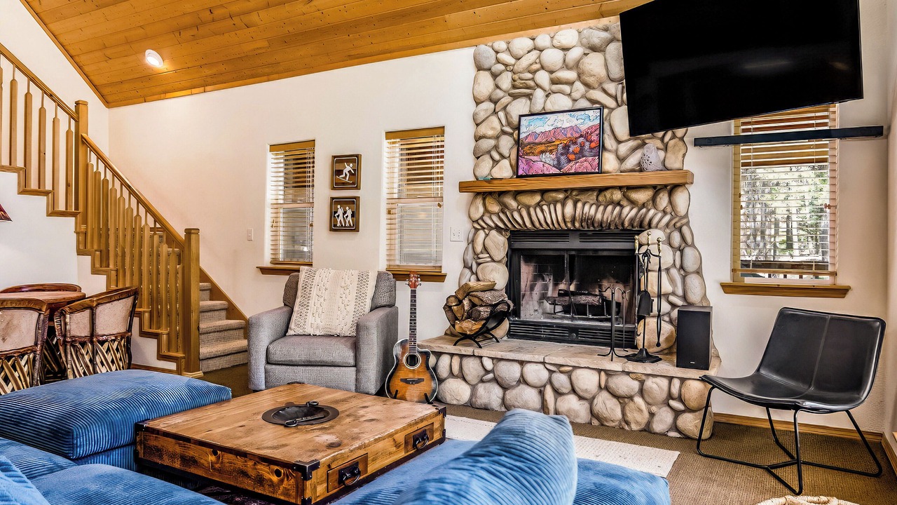 Photo of Livingroom in Angel Fire