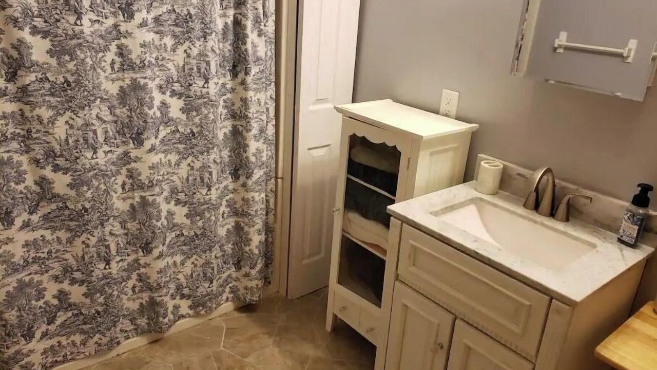 Photo of Bathroom in Shinglehouse