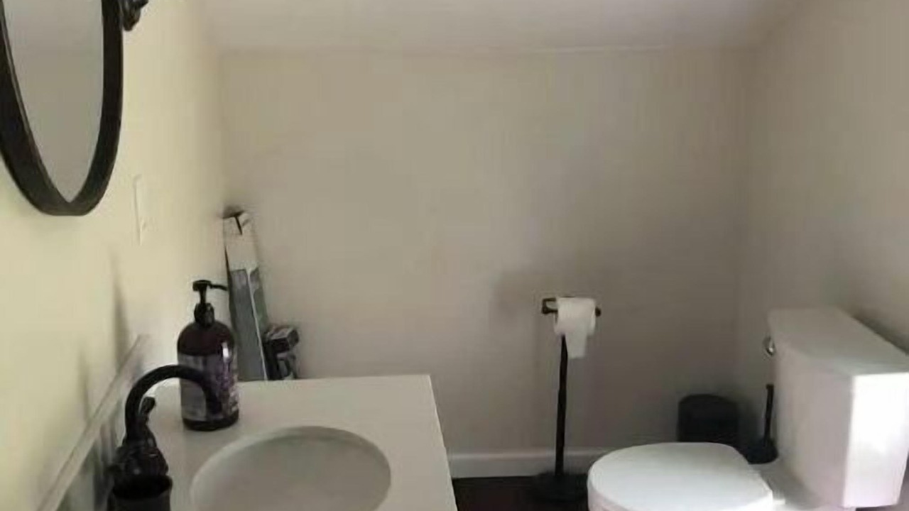 Photo of Bathroom in Shinglehouse