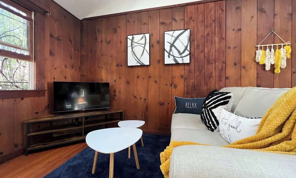 Photo of Bedroom in Downtown Berkeley